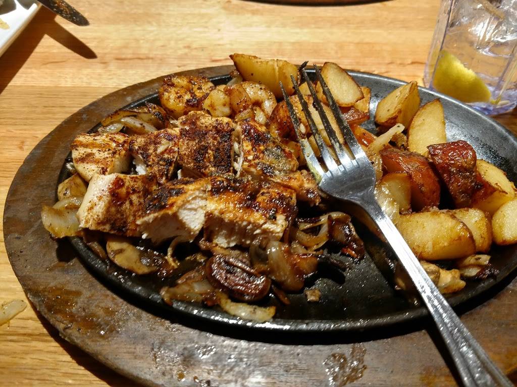 Applebees Grill + Bar | restaurant | 17101 Haggerty Rd, Northville, MI 48167, USA | 2483749032 OR +1 248-374-9032