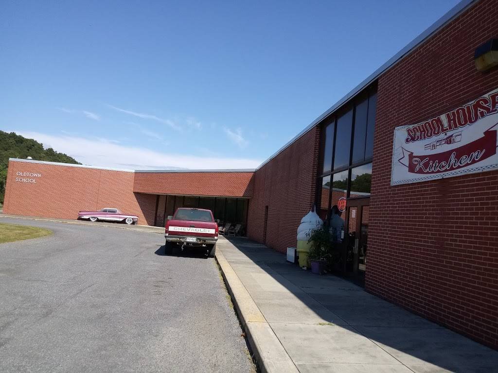 Schoolhouse Kitchen | restaurant | 19210 Opessa St, Oldtown, MD 21555, USA | 3014785189 OR +1 301-478-5189