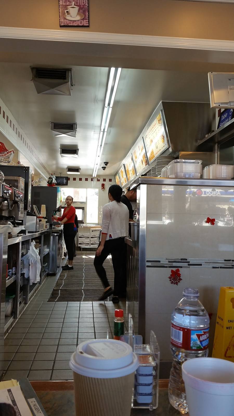 Toms Famous Burgers 12 | restaurant | 282 E Mission Blvd, Pomona, CA 91766, USA | 9096221107 OR +1 909-622-1107