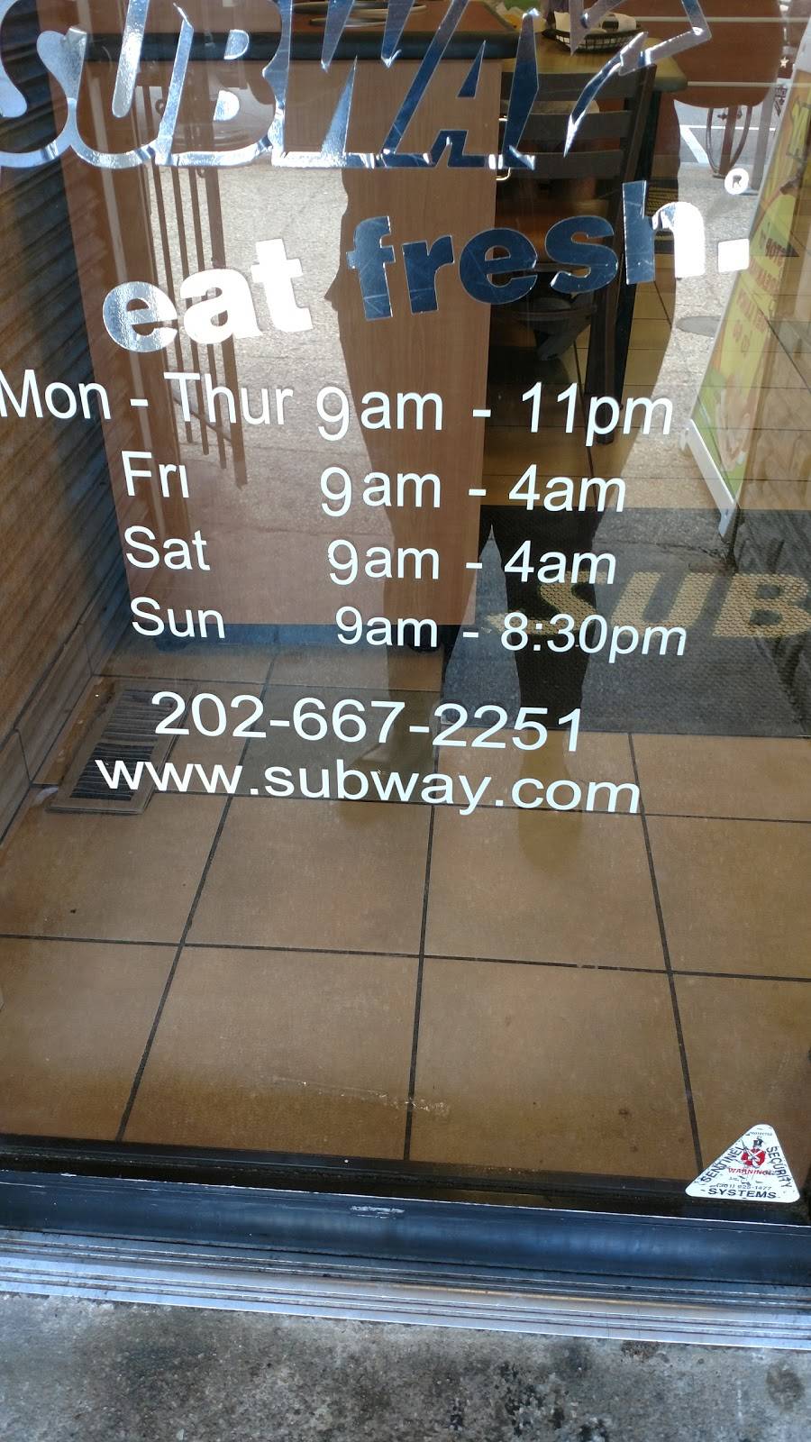 Subway Restaurants | restaurant | 2469 18th St NW, Washington, DC 20009, USA | 2026672251 OR +1 202-667-2251
