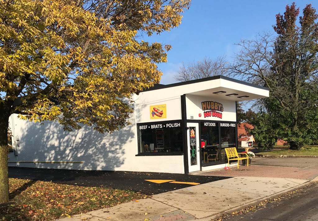 Hubbys Dog House | meal takeaway | 208 S Main St, Mt Prospect, IL 60056, USA | 8477493878 OR +1 847-749-3878