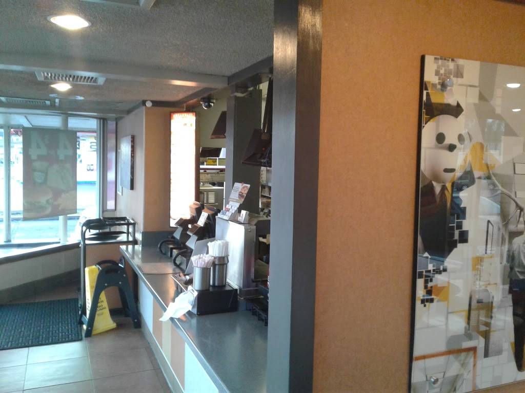 Jack in the Box | restaurant | 6987 University Ave, La Mesa, CA 91941, USA | 6194691639 OR +1 619-469-1639