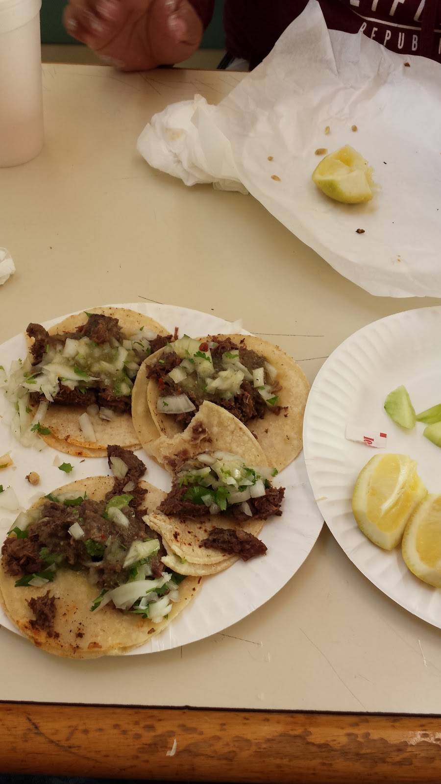 Jesses El Taco De Mexico | restaurant | 112 W 7th St, Oxnard, CA 93030, USA | 8054869521 OR +1 805-486-9521