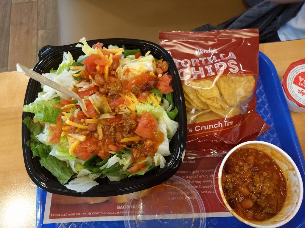 Wendys | restaurant | 6421 N Interstate 35, Denton, TX 76207, USA | 9402433181 OR +1 940-243-3181