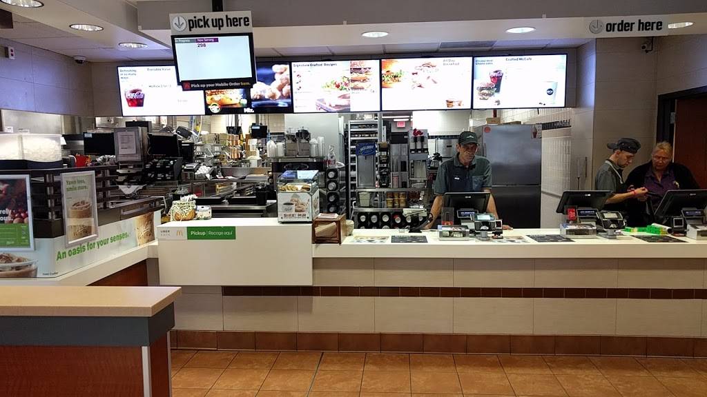 McDonalds | cafe | 2715 S Chicago Ave, South Milwaukee, WI 53172, USA | 4147622350 OR +1 414-762-2350