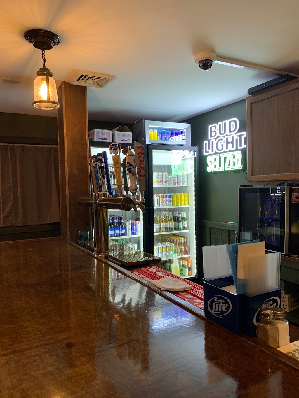 Rozeys Tavern & Grill | restaurant | 450 Brownville Rd, Gansevoort, NY 12831, USA | 5182230929 OR +1 518-223-0929