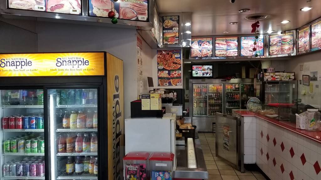 Kennedy Fried Chicken | restaurant | 179-51 Hillside Avenue, Jamaica, NY 11432, USA | 7182064075 OR +1 718-206-4075