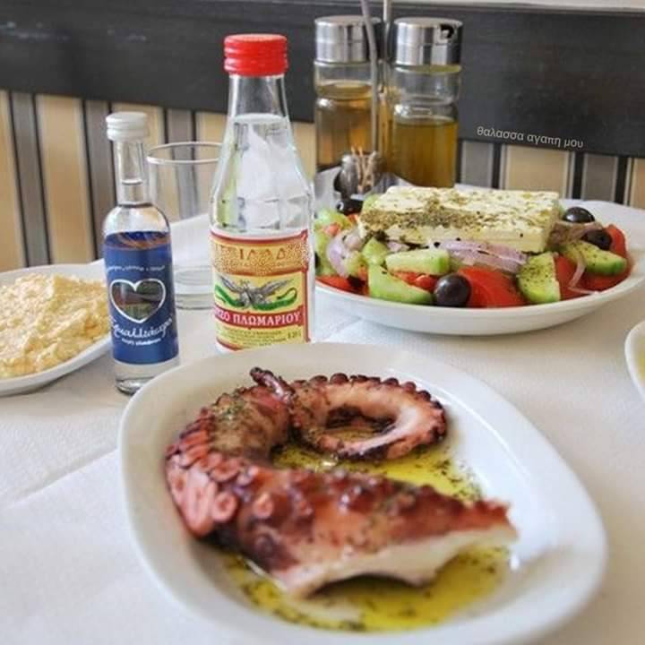 Stamatis | restaurant | 29-09 23rd Ave, Astoria, NY 11105, USA | 7189328596 OR +1 718-932-8596