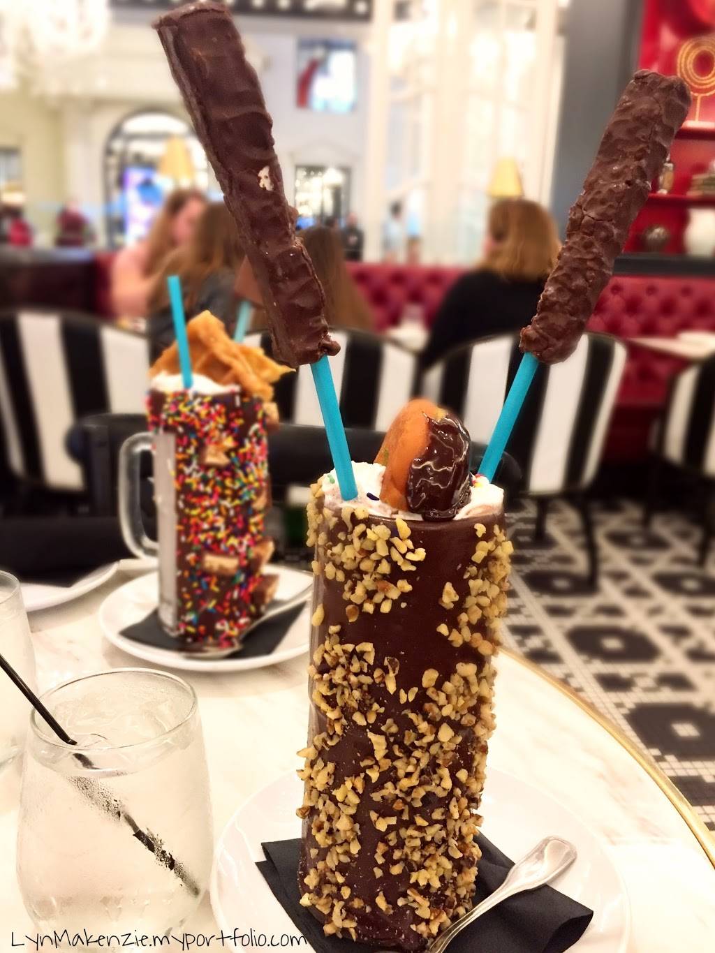 Sugar Factory | restaurant | 350 Trolley Line Blvd, Ledyard, CT 06338, USA | 8603127847 OR +1 860-312-7847