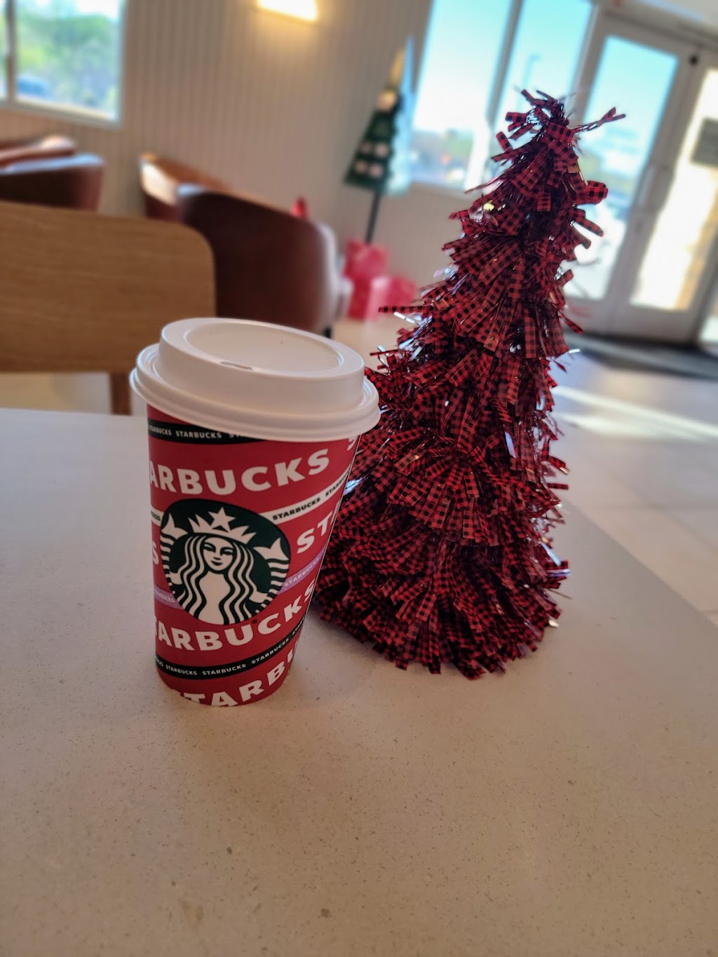 Starbucks | cafe | 6124 S 35th Ave, Phoenix, AZ 85041, USA | 6026540301 OR +1 602-654-0301