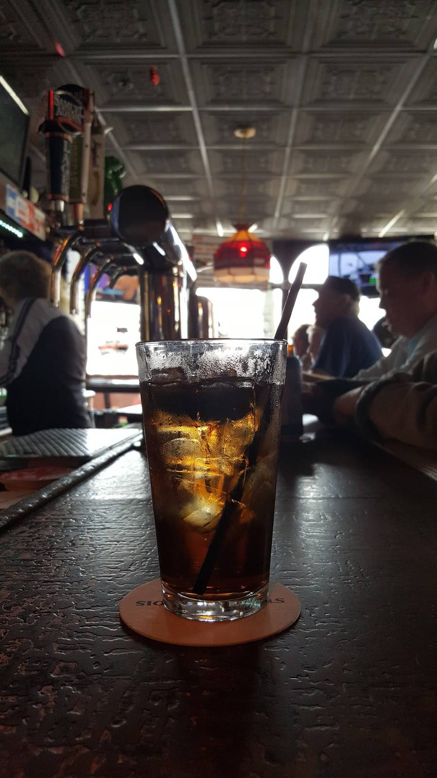 Lamplighter Inn Tavern & Grille | restaurant | 60 N Bothwell St, Palatine, IL 60067, USA | 8479912420 OR +1 847-991-2420