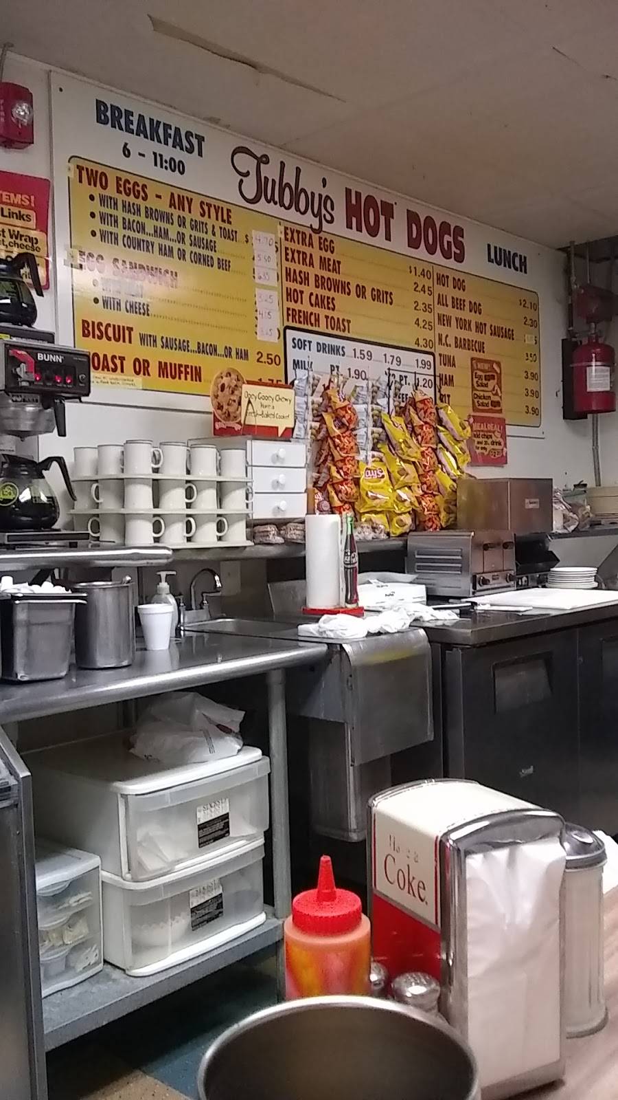 Tubbys Hot Dogs | restaurant | 4542 E Princess Anne Rd, Norfolk, VA 23502, USA | 7578553911 OR +1 757-855-3911