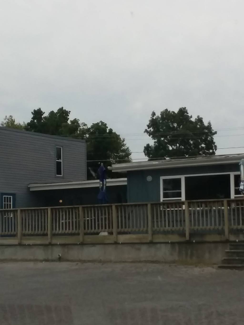 Johnnies Pier 31 | restaurant | 3653 NY-31, Canastota, NY 13032, USA | 3156977007 OR +1 315-697-7007