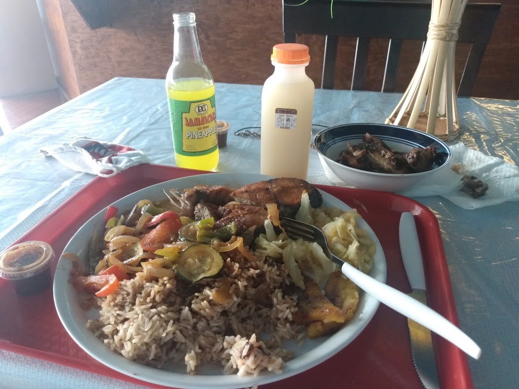Huzzy Jamaican Restaurant | restaurant | 10701 W Bellfort Ave UNIT 110, Houston, TX 77099, USA | 7133732471 OR +1 713-373-2471