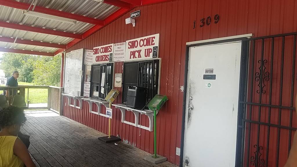 Reds Snow Wagon & More | restaurant | 1309 Almeda Genoa Rd, Houston, TX 77047, USA | 7134330164 OR +1 713-433-0164