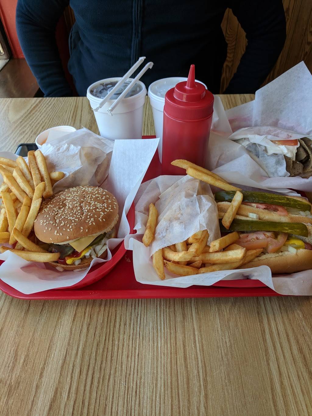 Munchies Gyros & Pizza | restaurant | 3682 N Elston Ave, Chicago, IL 60618, USA | 7735837882 OR +1 773-583-7882