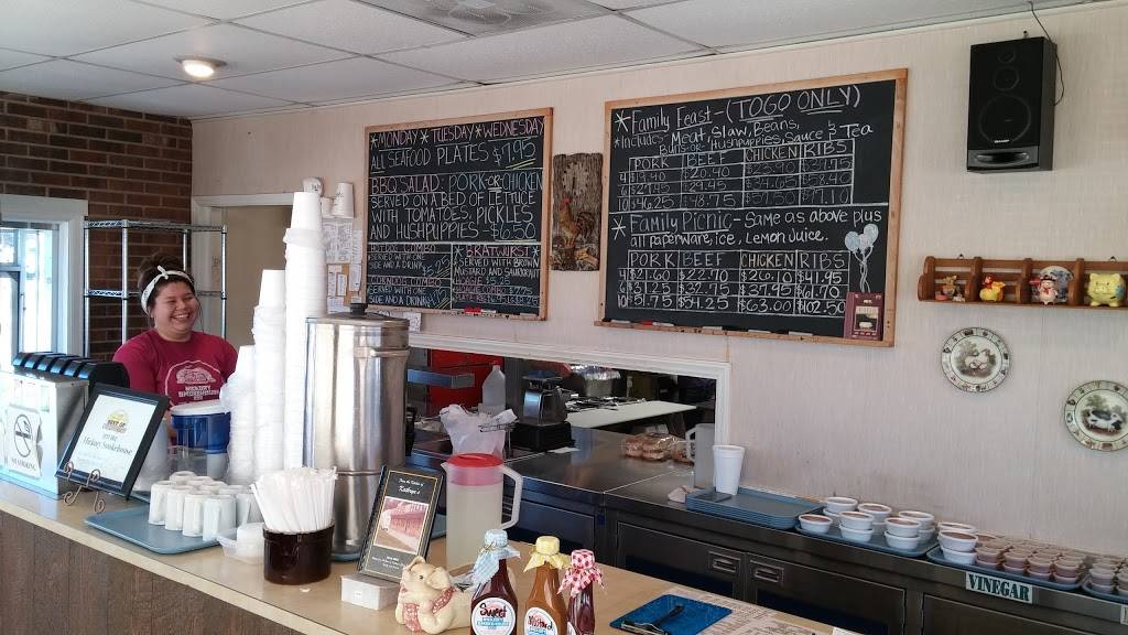 Hickory Smoke House BBQ | restaurant | 2450 N Center St, Hickory, NC 28601, USA | 8283282300 OR +1 828-328-2300