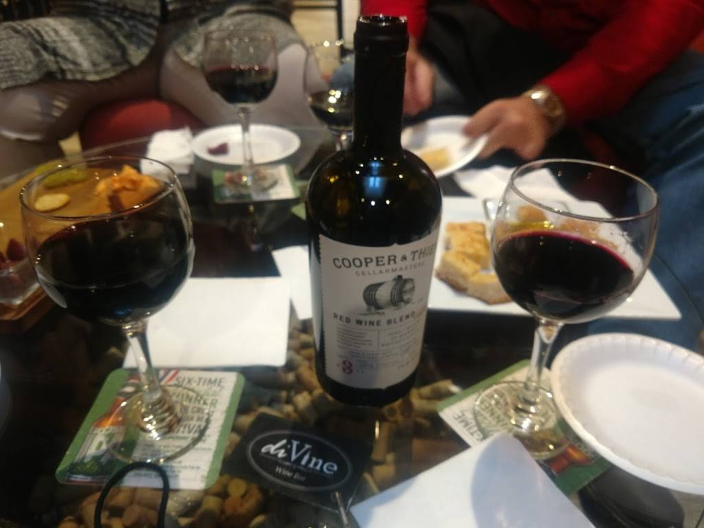 DiVine Wine Bar | restaurant | 326 S Main St, Findlay, OH 45840, USA | 5672508534 OR +1 567-250-8534