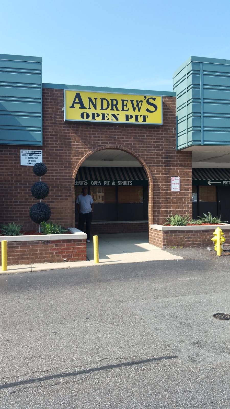 Andrews Open Pit & Spirit | restaurant | 2610 E Dempster St, Park Ridge, IL 60068, USA | 8478243800 OR +1 847-824-3800