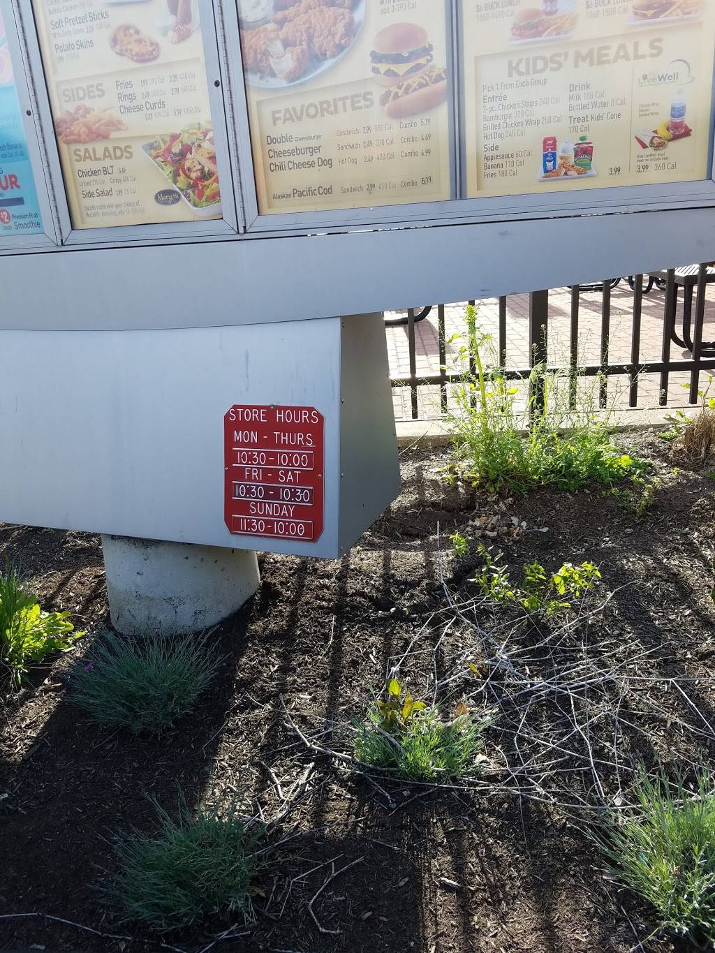 Dairy Queen Grill & Chill | restaurant | 723 W Pike St, Goshen, IN 46526, USA | 5745335114 OR +1 574-533-5114