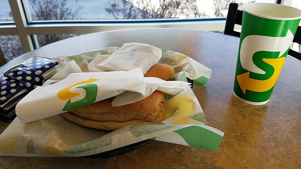 Subway | restaurant | 1715 Bradford Ln, Normal, IL 61761, USA | 3094541024 OR +1 309-454-1024