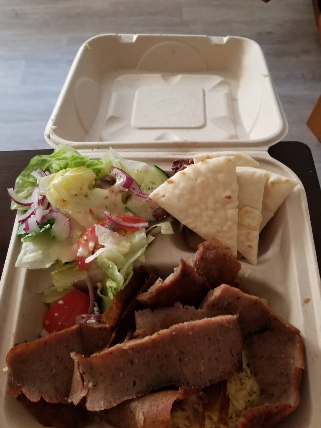 Daphnes | restaurant | 358 E H St #604, Chula Vista, CA 91910, USA | 6195850159 OR +1 619-585-0159