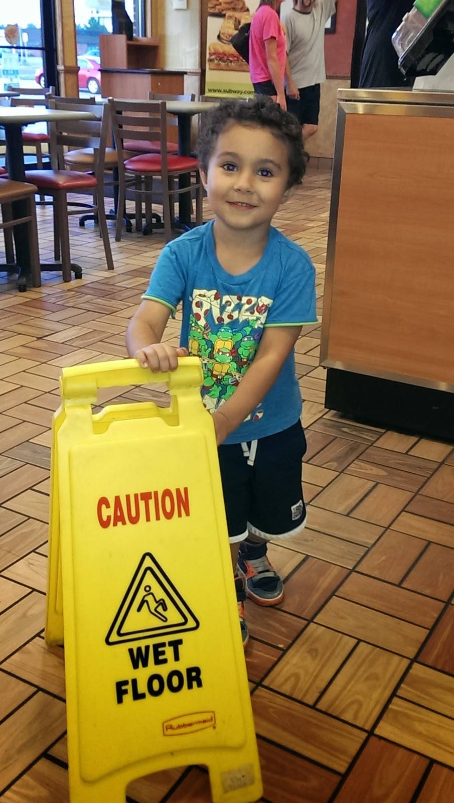 Subway | restaurant | 145 E Pershing Rd, Decatur, IL 62526, USA | 2178750885 OR +1 217-875-0885