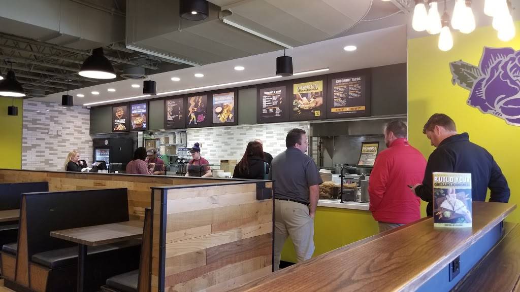 QDOBA Mexican Eats | restaurant | 12121 St Charles Rock Rd, Bridgeton, MO 63044, USA | 3147394639 OR +1 314-739-4639