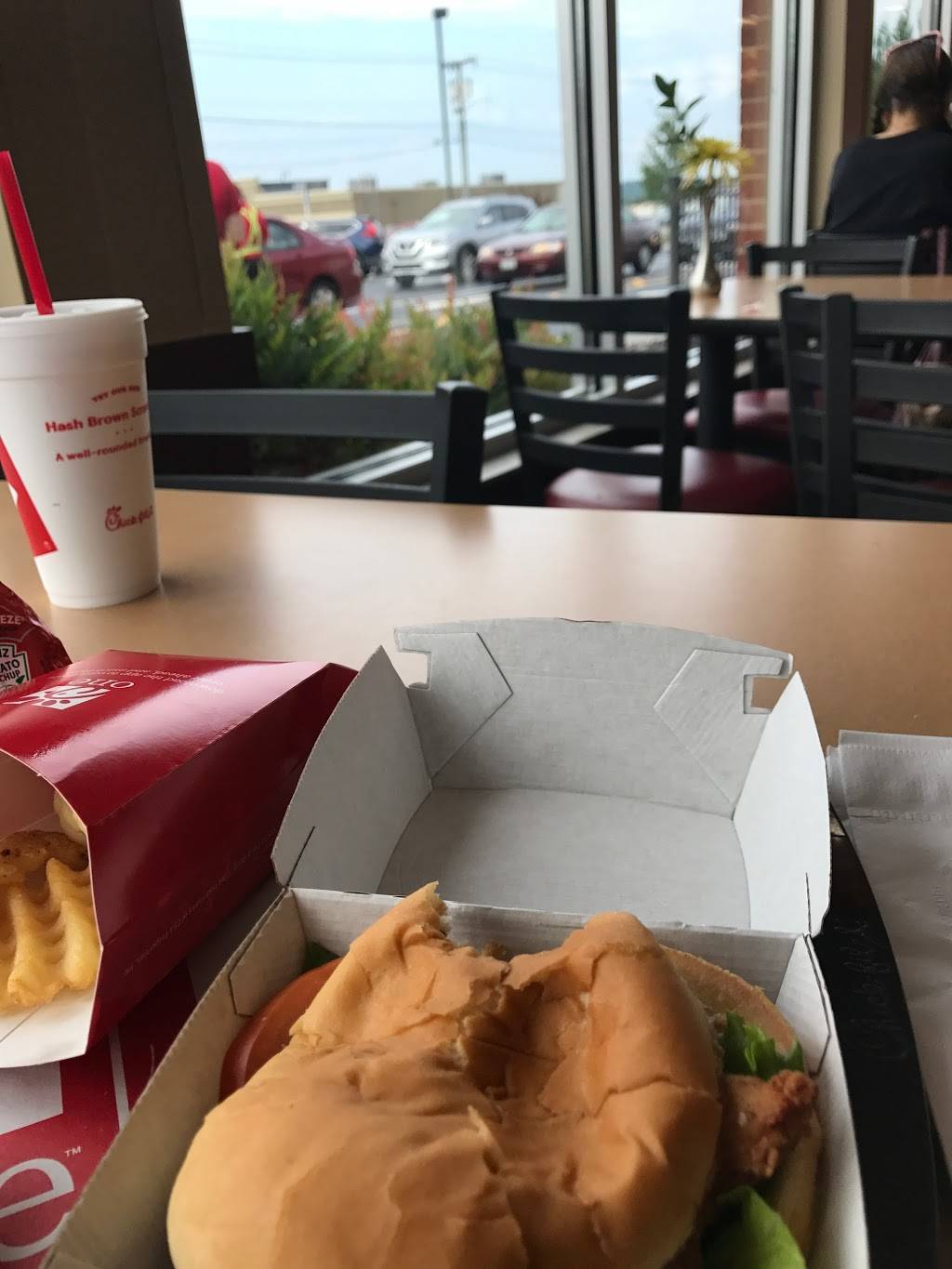 Chick-fil-A | restaurant | 400 Liberty St, Martinsville, VA 24112, USA | 2766322448 OR +1 276-632-2448