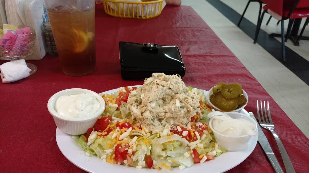 Lauras Sandwich Shop | restaurant | 3218 Beaumont Ave, Liberty, TX 77575, USA | 9363363013 OR +1 936-336-3013