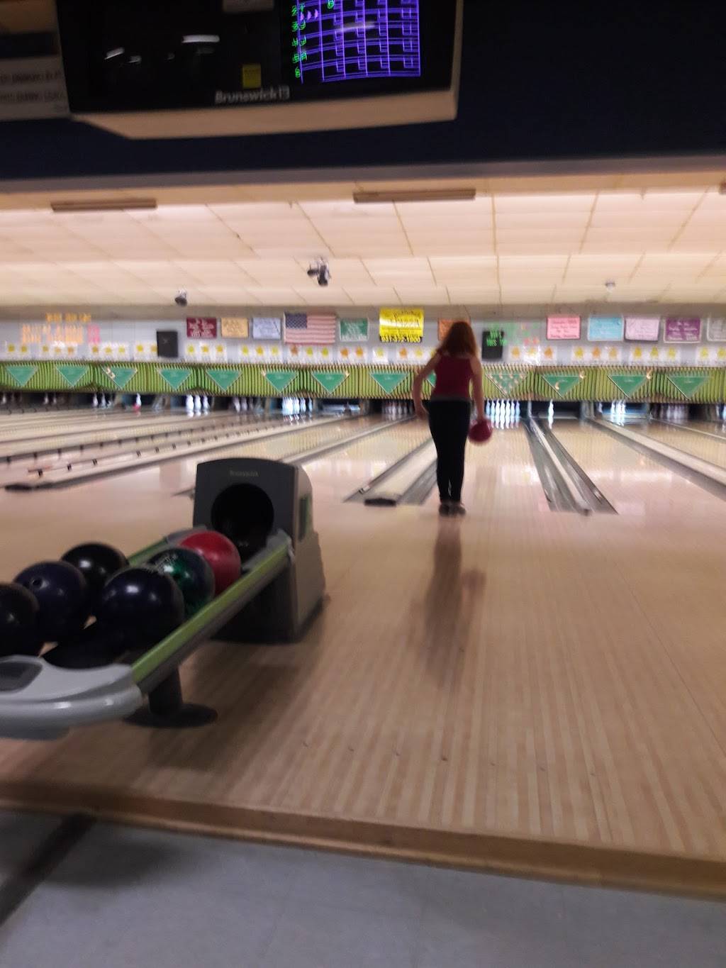 Bowling World - Cookeville, TN | restaurant | 545 Neal St, Cookeville, TN 38501, USA | 9315285551 OR +1 931-528-5551