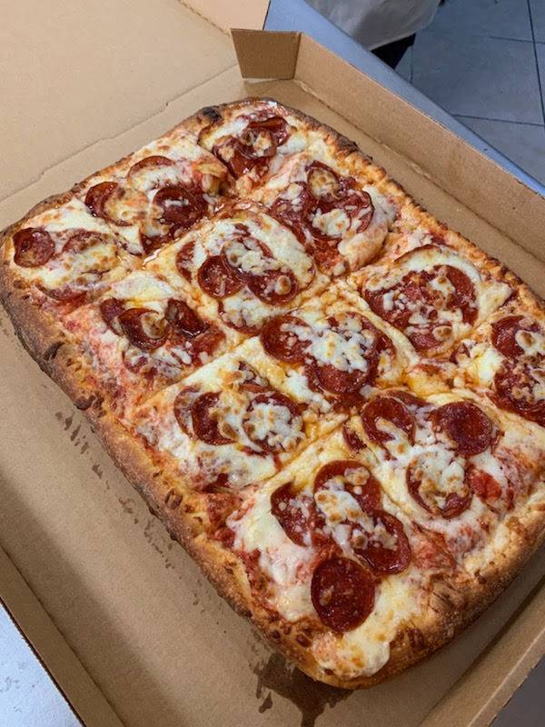 Friendlys Pizza New York Style | restaurant | 2921 S Orlando Dr Suit 162, Sanford, FL 32773, USA | 4076882979 OR +1 407-688-2979