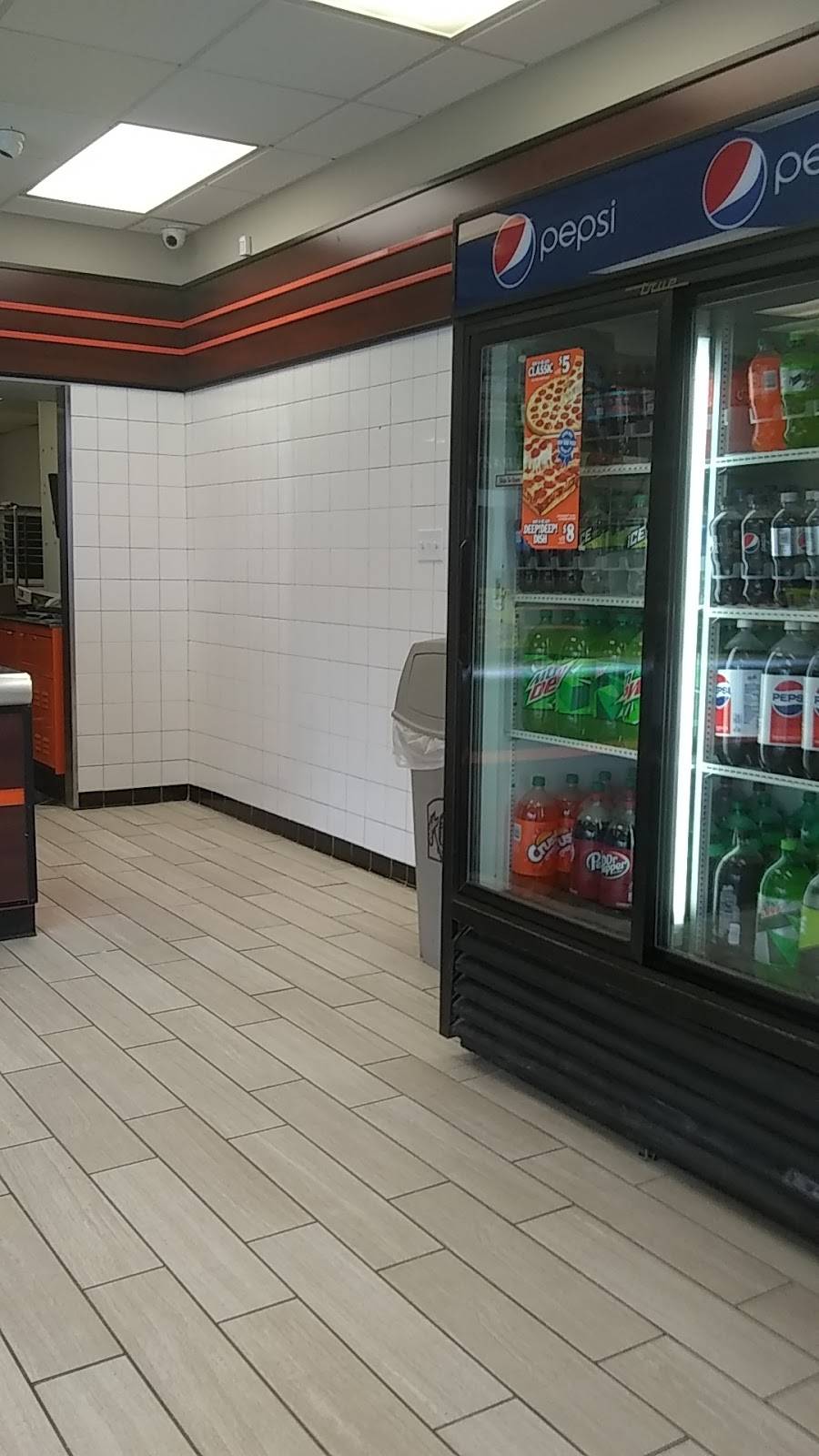 Little Caesars Pizza | meal takeaway | 140 Versailles Rd, Frankfort, KY 40601, USA | 5026957555 OR +1 502-695-7555