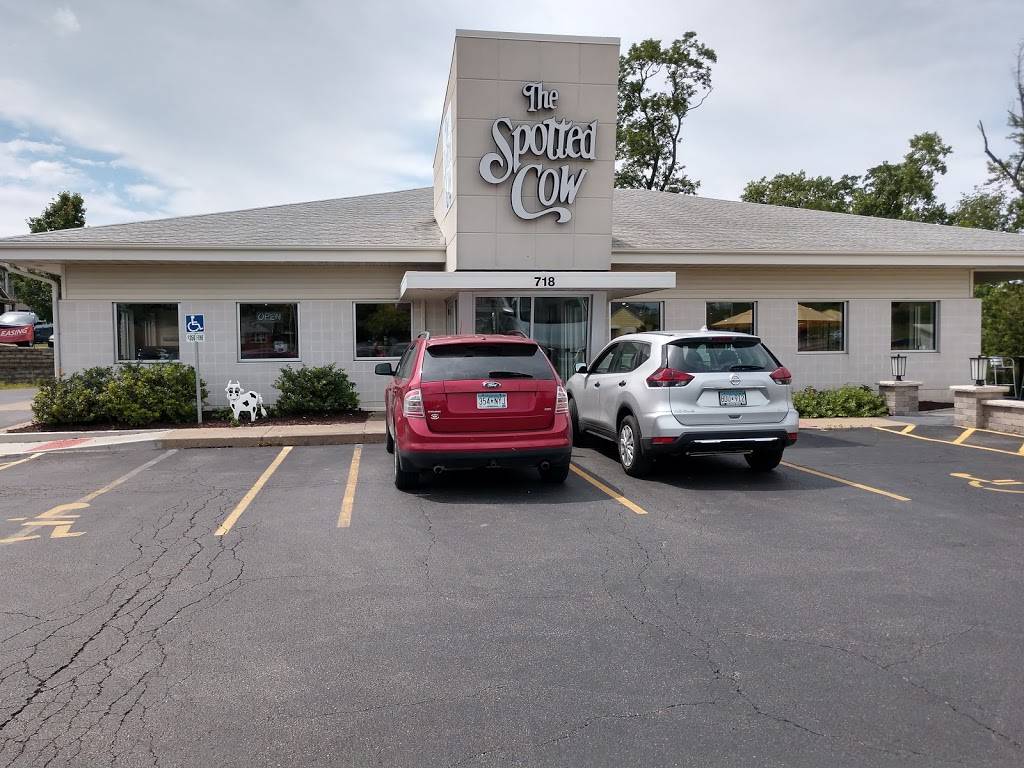 The Spotted Cow | restaurant | 718 W Glen Ave, Peoria, IL 61614, USA | 3096911910 OR +1 309-691-1910
