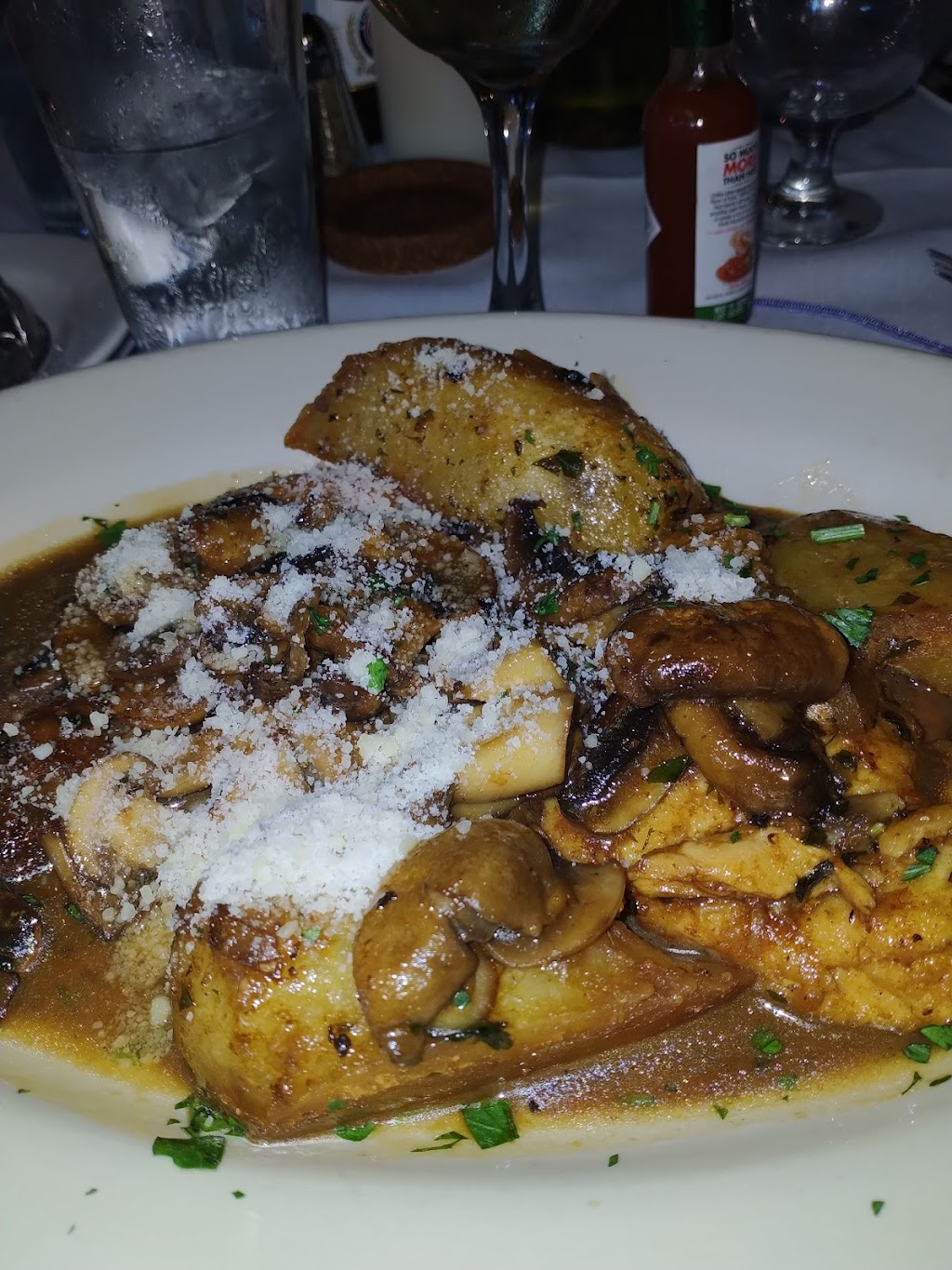 Capri Lounge & Grill | night club | 131 Market St, Willow Springs, IL 60480, USA | 7083305378 OR +1 708-330-5378