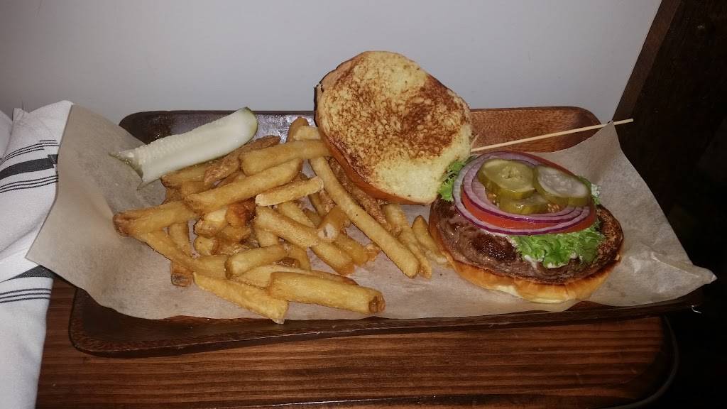 Parkers Hilltop Brewery | restaurant | 6110 Dixie Hwy, Village of Clarkston, MI 48346, USA | 2483838444 OR +1 248-383-8444