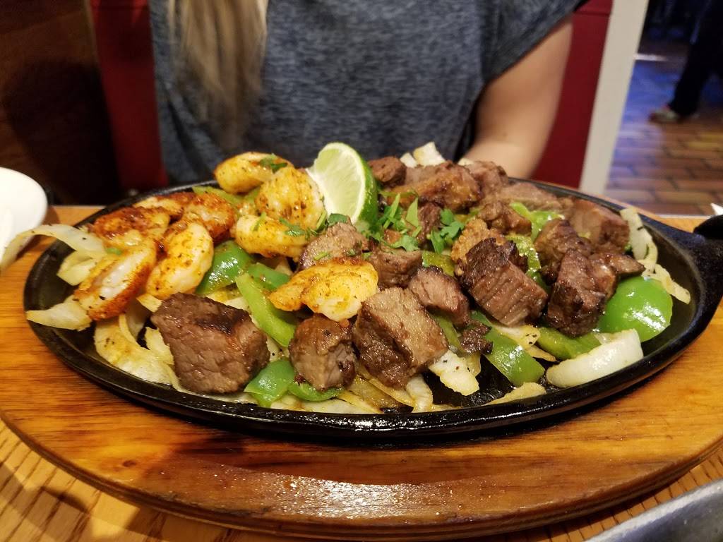 Chilis Grill & Bar | meal takeaway | 6775 Fallbrook Ave, West Hills, CA 91307, USA | 8187049537 OR +1 818-704-9537