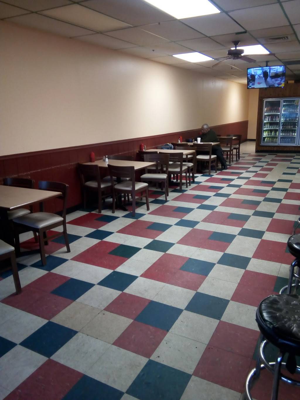 Trios Italian Deli | restaurant | 2501 S 70th St, Philadelphia, PA 19142, USA | 2154921415 OR +1 215-492-1415