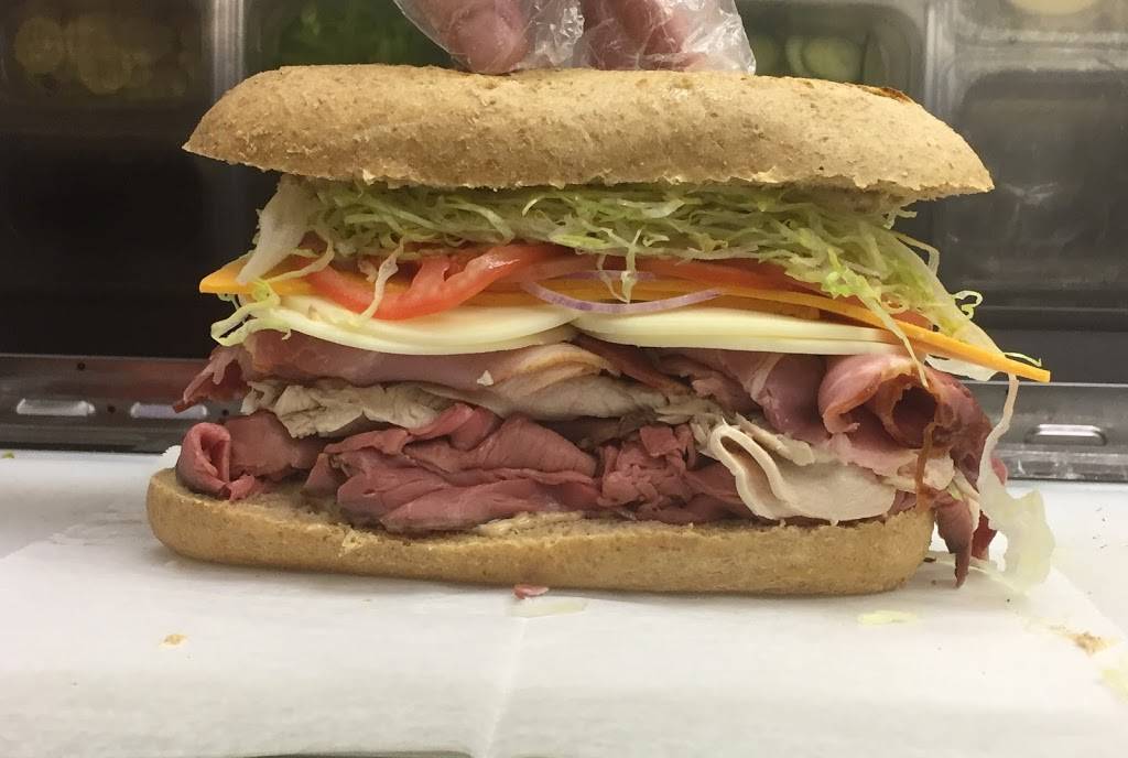 Dagwoods deli IUPUI | meal delivery | 923 Indiana Ave, Indianapolis, IN 46202, USA | 3174265222 OR +1 317-426-5222