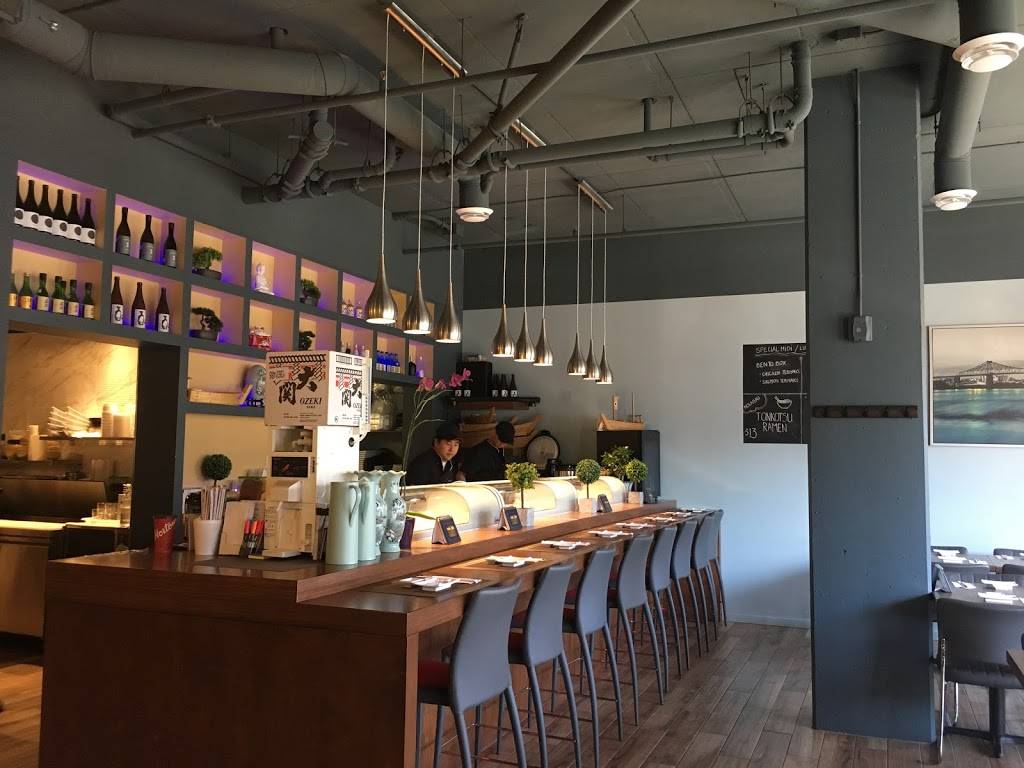 Sushi Newtown | restaurant | 311 Rue de la Montagne, St, Montreal, QC H3C 0R6, Canada | 5143794788 OR +1 514-379-4788