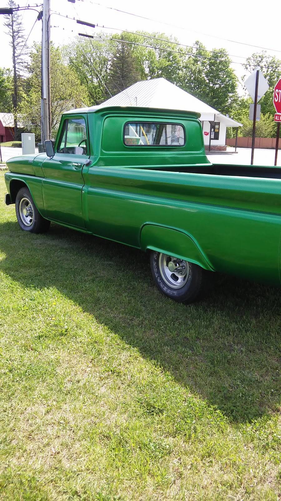 Mom & Pops Pizza | restaurant | 361 Porter Corners Rd, Porter Corners, NY 12859, USA | 5188937352 OR +1 518-893-7352