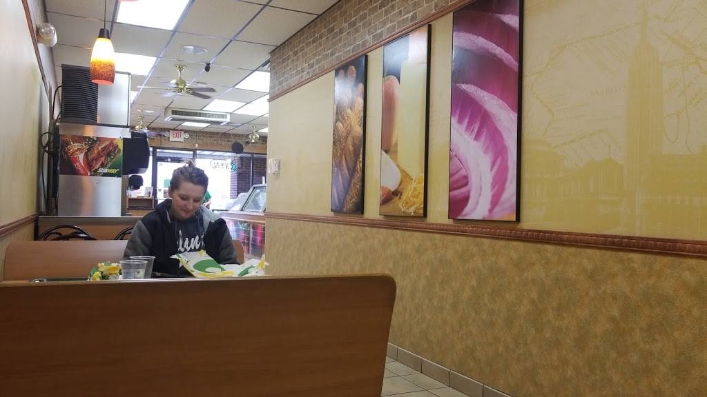 Subway | restaurant | 301 Maplewood St, Greenville, MI 48838, USA | 6167544667 OR +1 616-754-4667