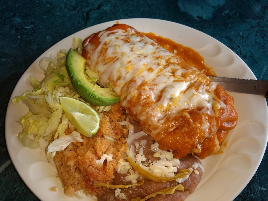 Isabels Family Restaurant | restaurant | 1110 N Seminary Ave, Woodstock, IL 60098, USA | 8153378230 OR +1 815-337-8230