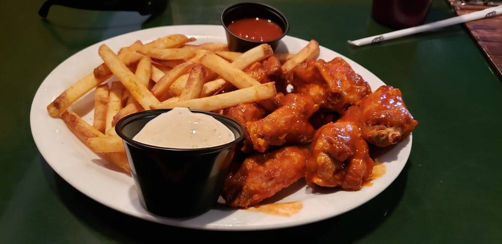 Gators Dockside | restaurant | 3030 E Semoran Blvd, Apopka, FL 32703, USA | 4078694222 OR +1 407-869-4222