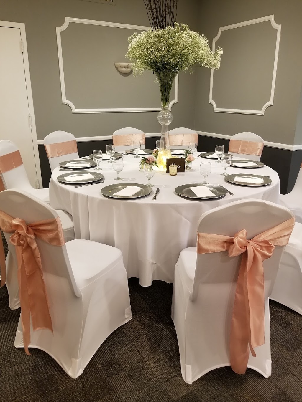 Elks Lodge and Pineapple Ballroom | restaurant | 265 NE 4th Ave, Delray Beach, FL 33483, USA | 5612781770 OR +1 561-278-1770