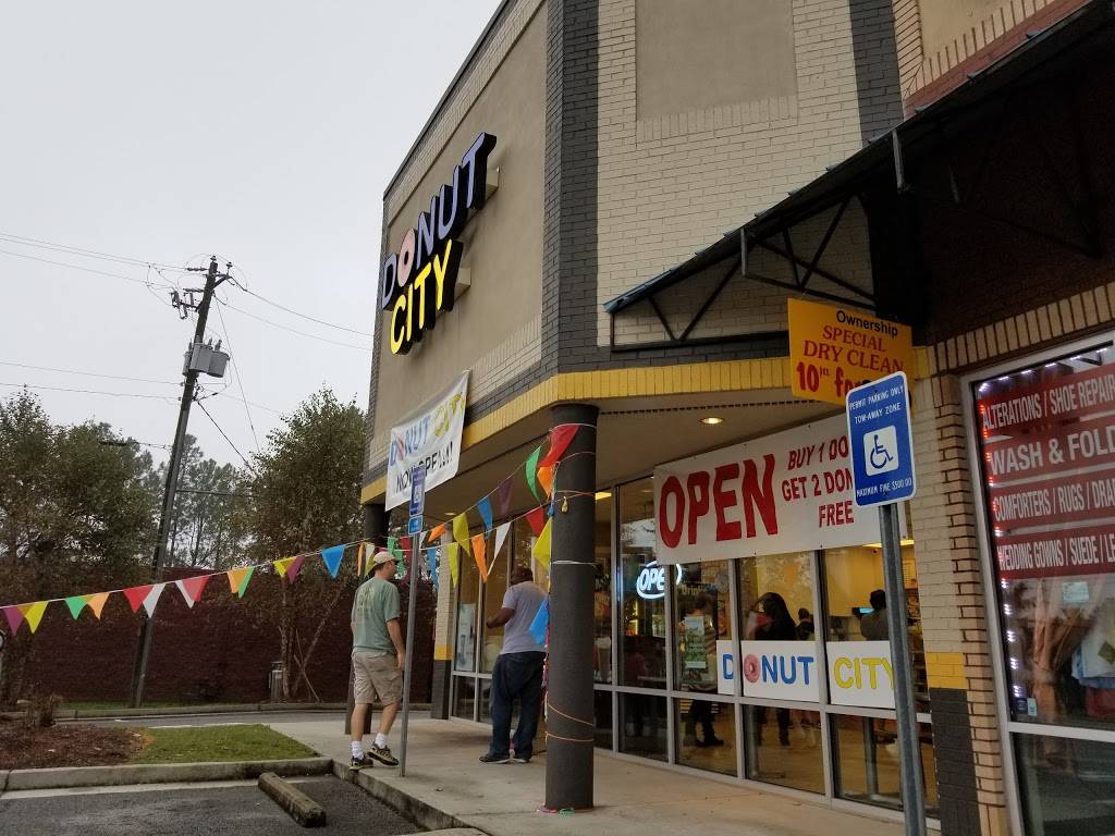 Donut City | bakery | 1880 Mountain Industrial Blvd A1, Tucker, GA 30084, USA | 7705586005 OR +1 770-558-6005