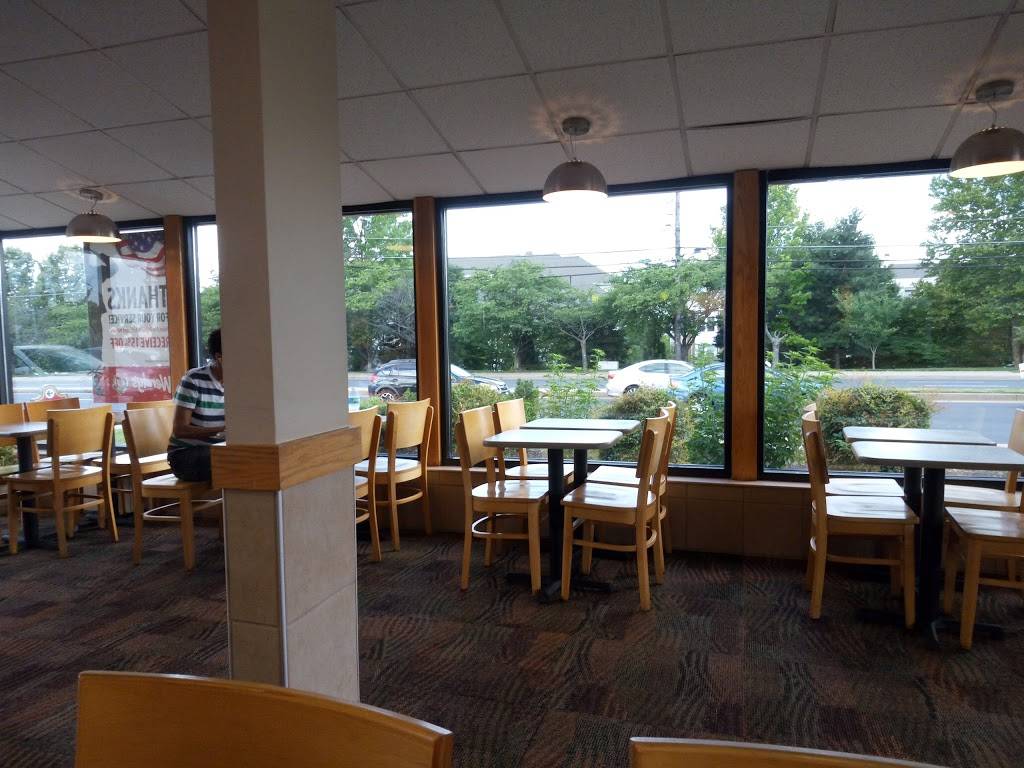 Wendys | restaurant | 15807 Frederick Rd, Rockville, MD 20855, USA | 3019487625 OR +1 301-948-7625