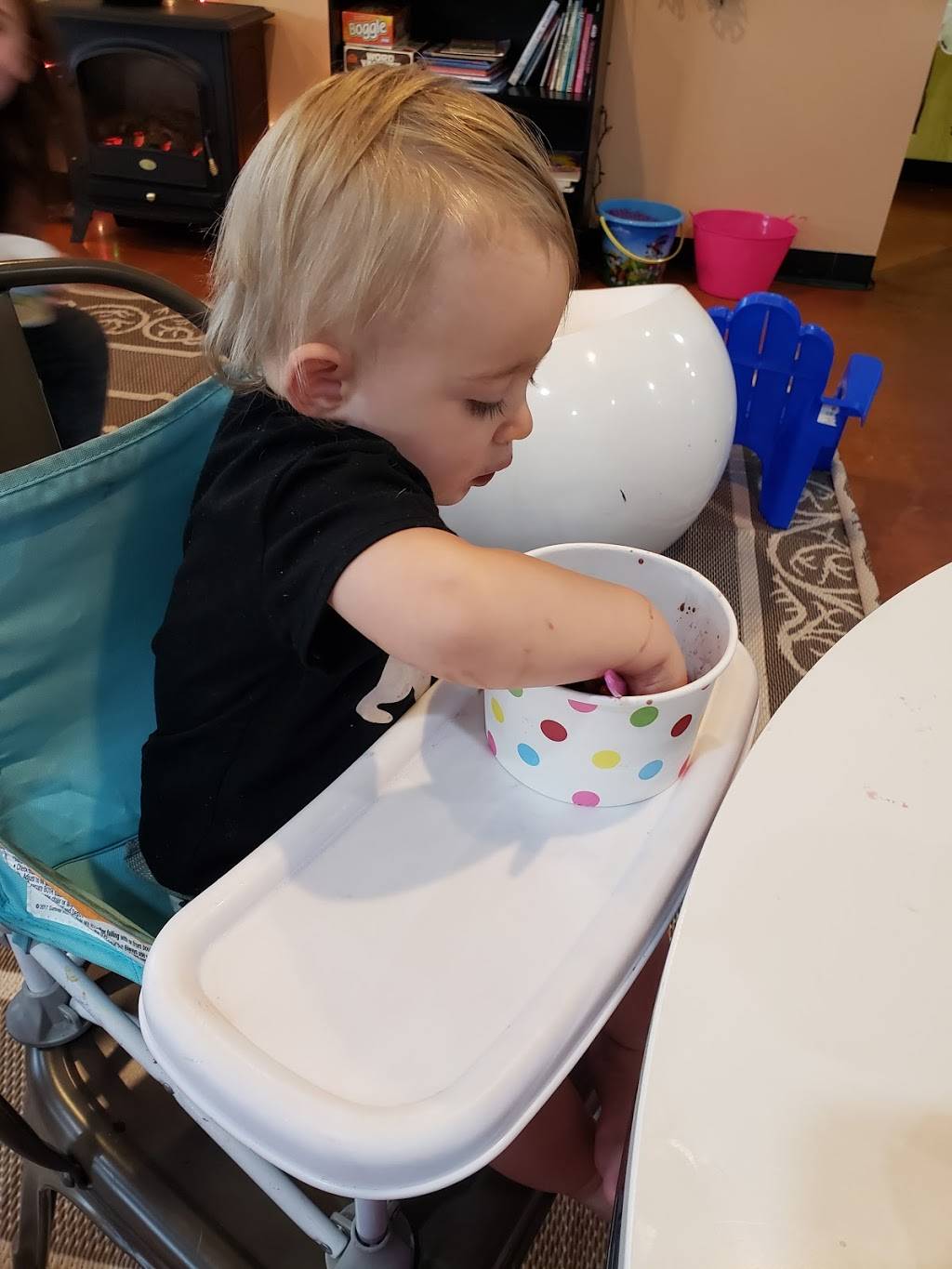 Mountain View Yogurt Plus | restaurant | U.S. 24, 222 W Midland Ave, Woodland Park, CO 80863, USA | 7196866676 OR +1 719-686-6676