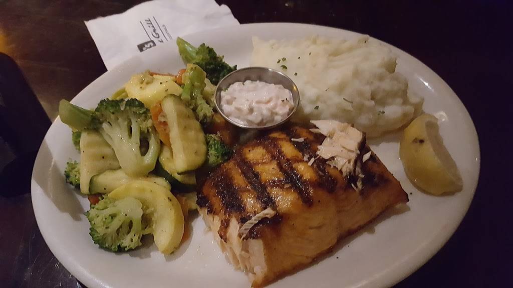 Chucks Waterfront Grill | restaurant | 113 Harbor Way Ste 180, Santa Barbara, CA 93109, USA | 8055641200 OR +1 805-564-1200