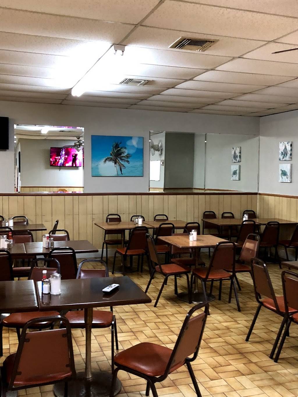 El Majahual Pupuseria | restaurant | 1431 Aldine Mail Rte Rd, Houston, TX 77039, USA | 2814421717 OR +1 281-442-1717